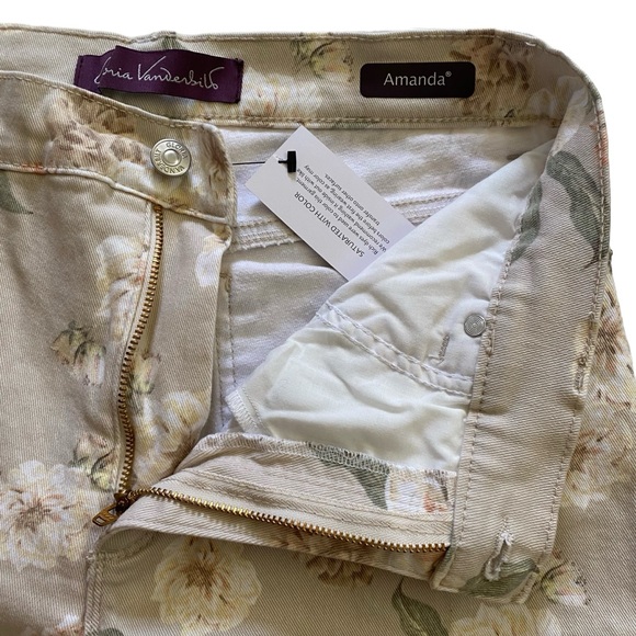 🚫SOLD🚫NWT Gloria Vanderbilt Amanda Floral Capri Pants Women’s Size 10 Stretch - Picture 5 of 13